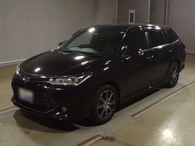 2128 Toyota Corolla fielder NKE165G 2017 г. (TAA Hyogo)